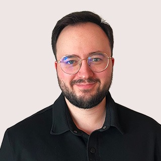 Porträt des Dozenten Alexander Seidel an den Präha Gesundheitsschulen Düsseldorf für Physiotherapie